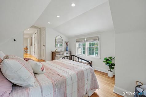 211 Laurel Road New Canaan CT 06840