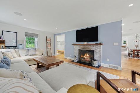211 Laurel Road New Canaan CT 06840