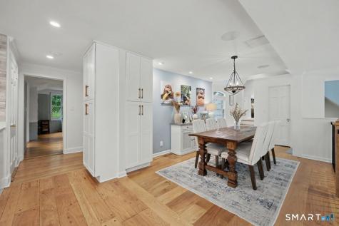 211 Laurel Road New Canaan CT 06840