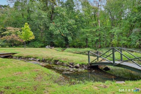 211 Laurel Road New Canaan CT 06840