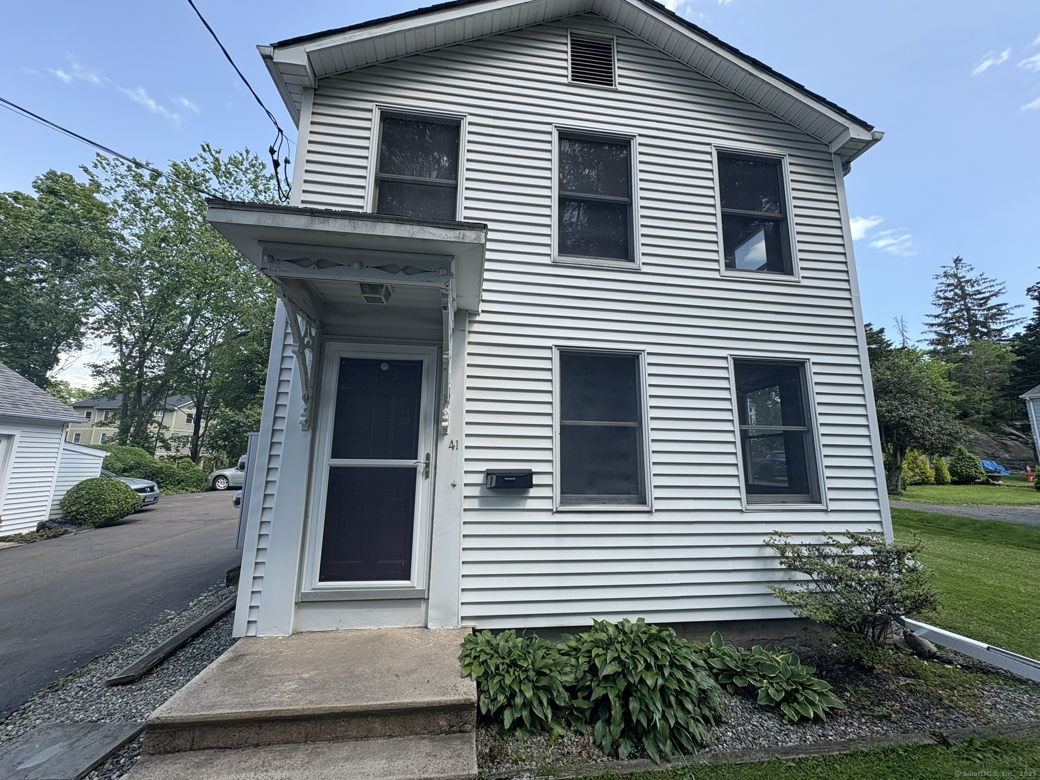 41 Chestnut Street Branford CT 06405