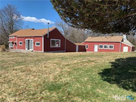 18 Platts Hill Road Newtown CT 06470