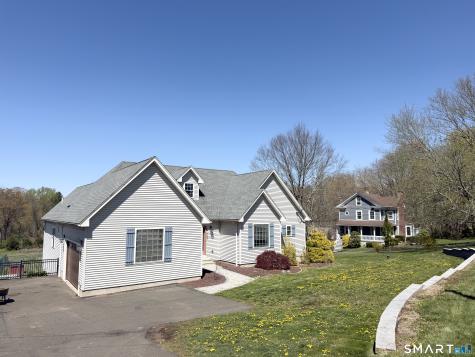 103 Pond Hill Road North Haven CT 06473
