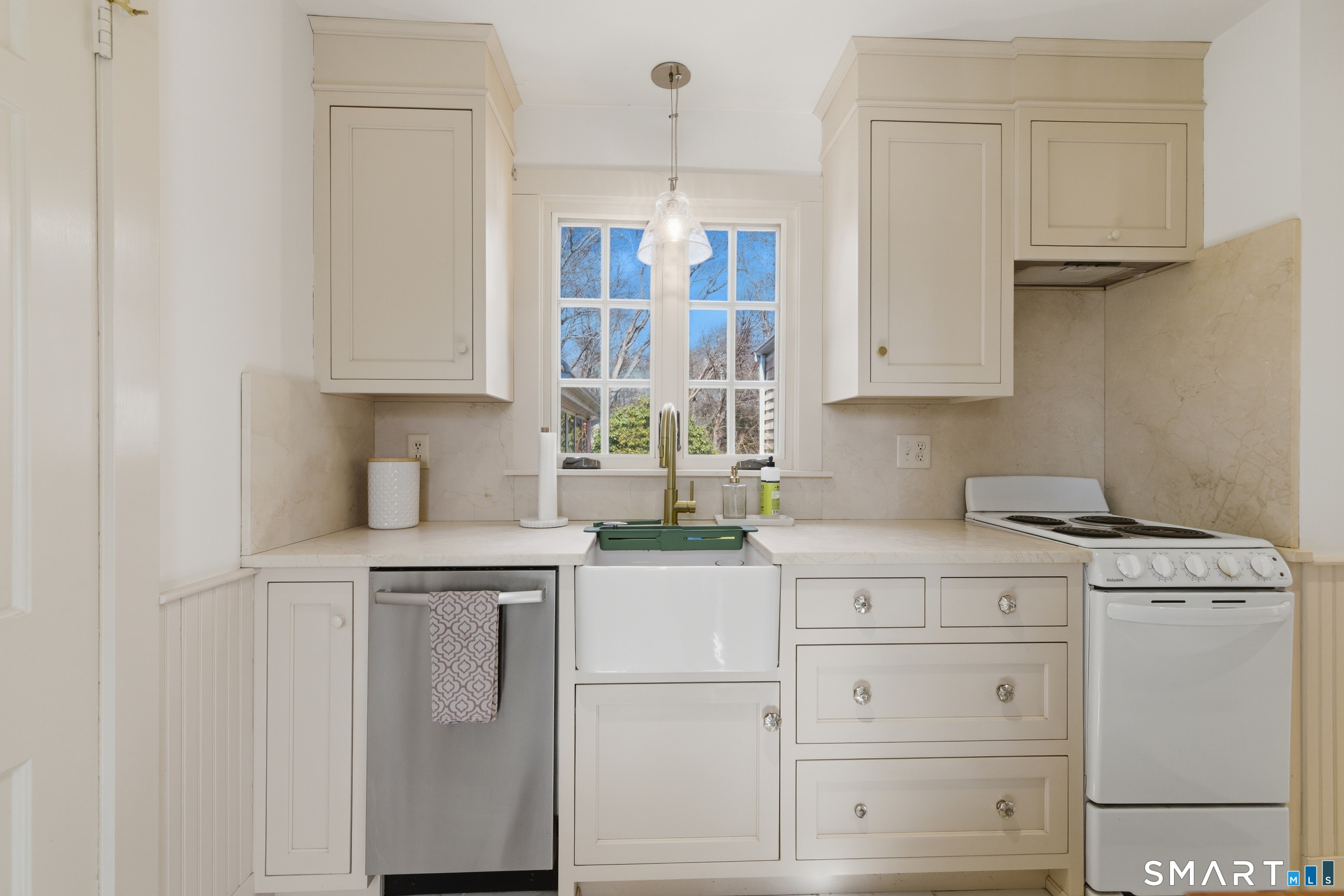 12 Flanders Road Stonington CT 06378