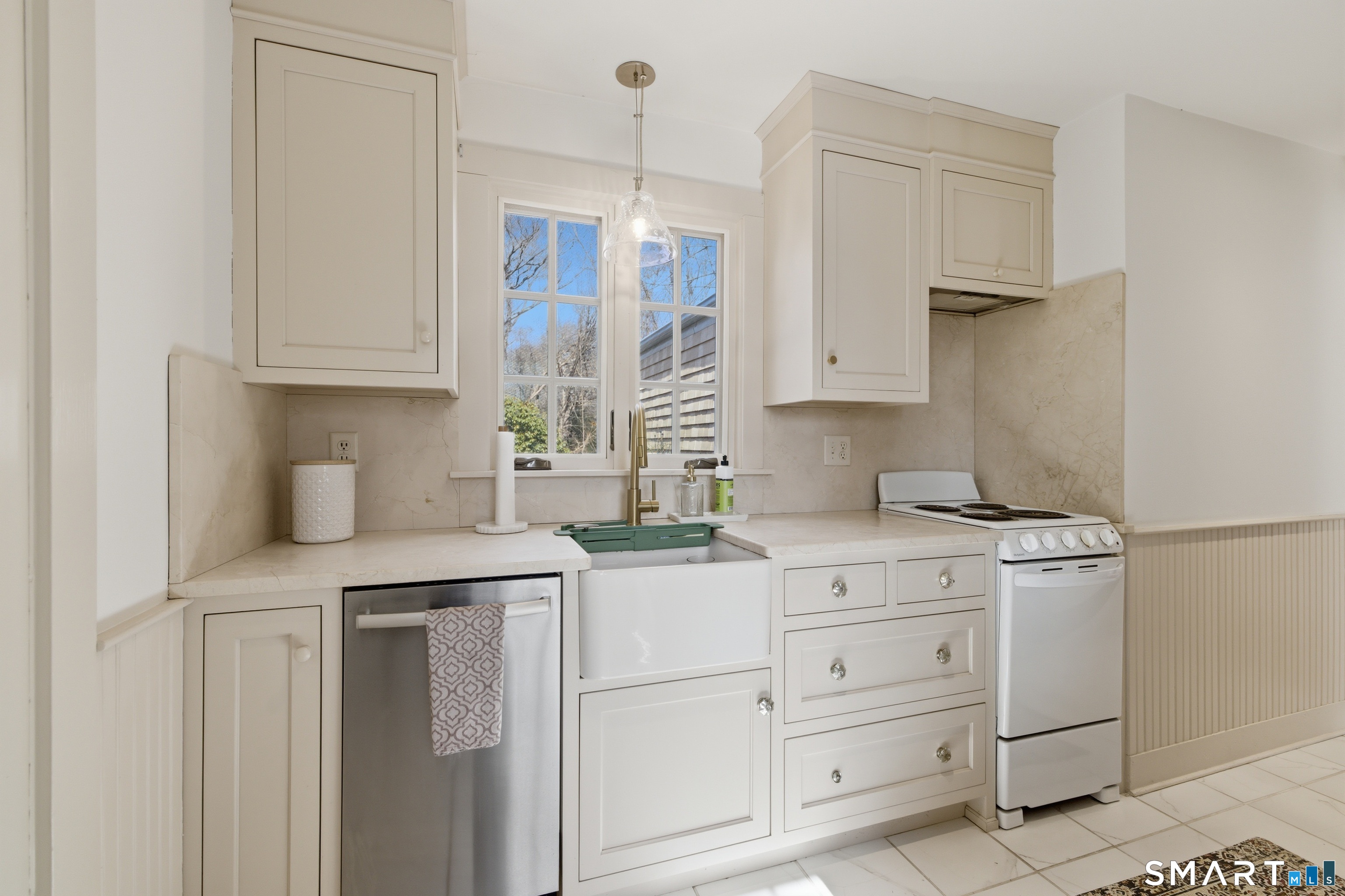 12 Flanders Road Stonington CT 06378