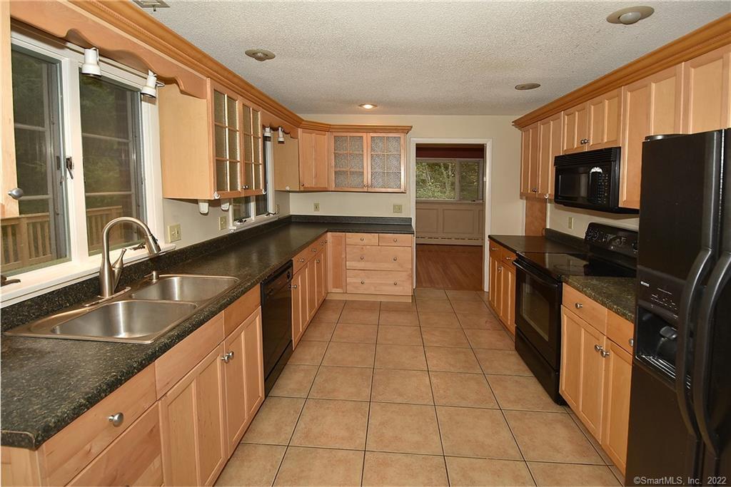 15 Westwood Road Mansfield CT 06268