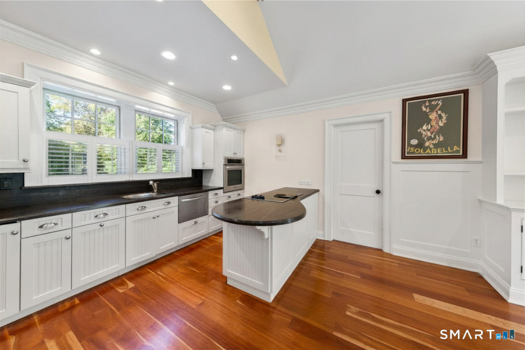 530 Flax Hill Road Norwalk CT 06854