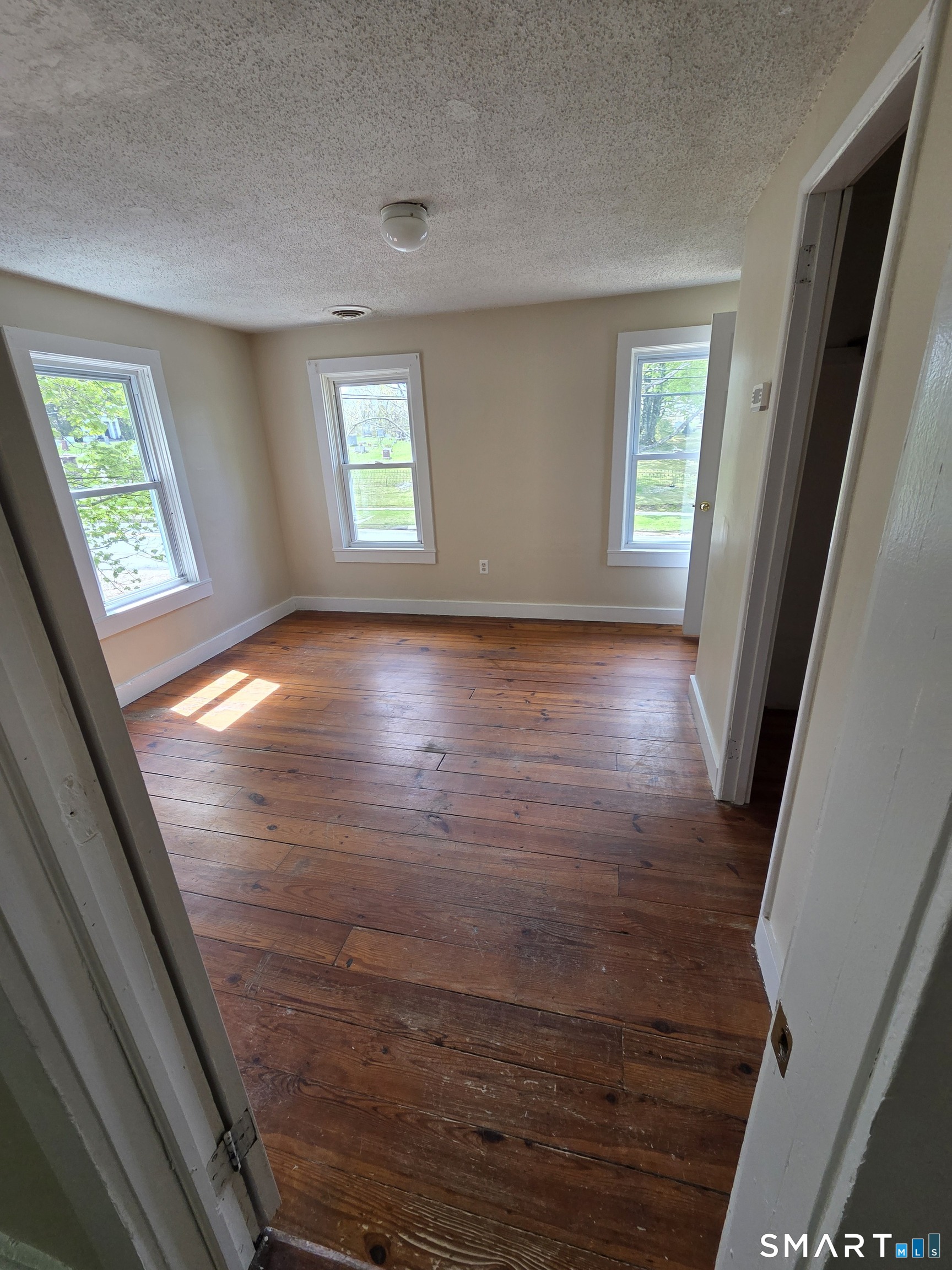 22 Lakeview Street East Hampton CT 06424