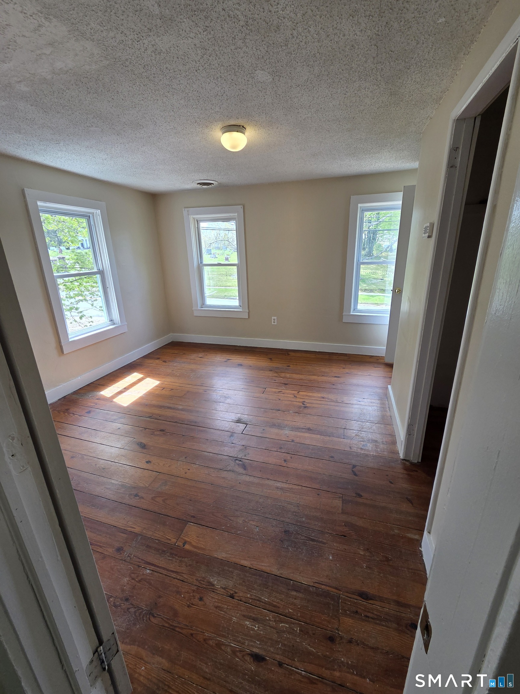 22 Lakeview Street East Hampton CT 06424