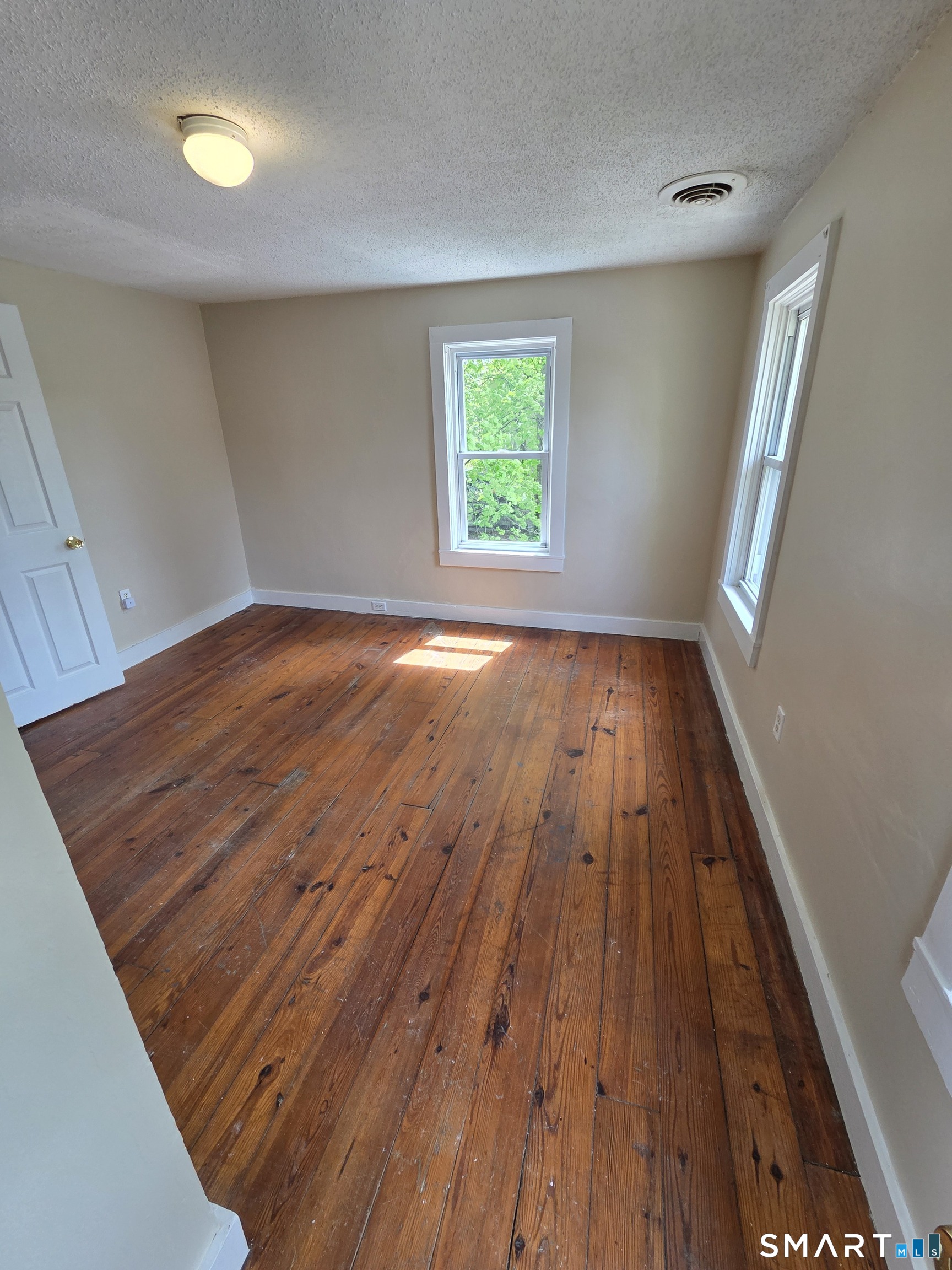 22 Lakeview Street East Hampton CT 06424