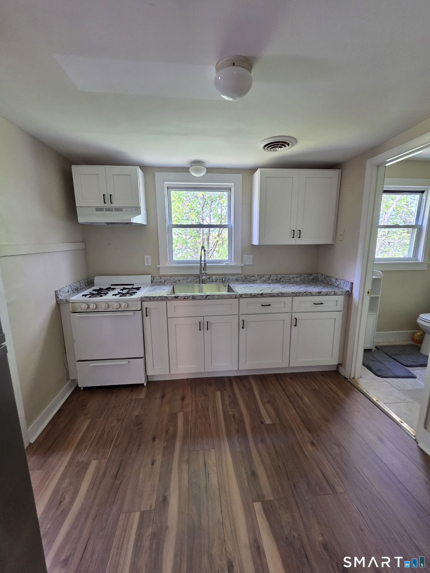 22 Lakeview Street East Hampton CT 06424