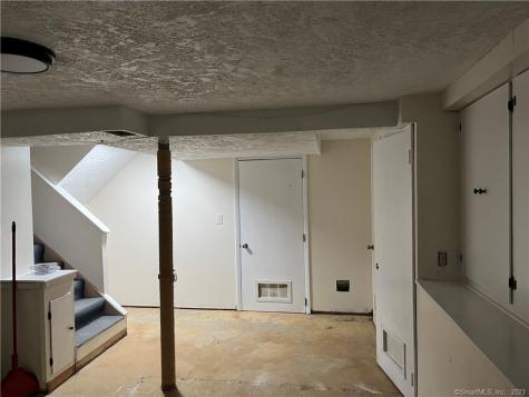 33 Wayne Drive Plainville CT 06062