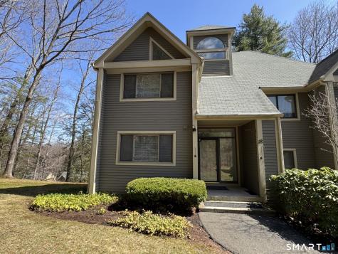 18 River Mead Avon CT 06001
