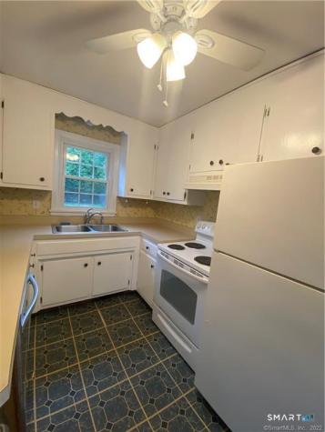 8 Overlook Avenue Groton CT 06355