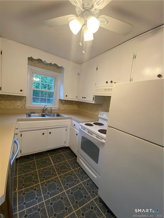 8 Overlook Avenue Groton CT 06355