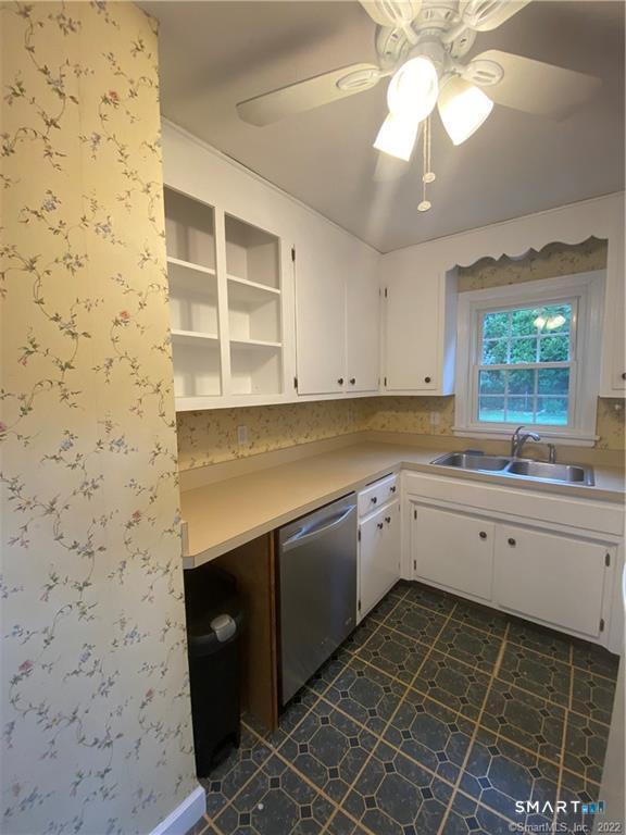 8 Overlook Avenue Groton CT 06355