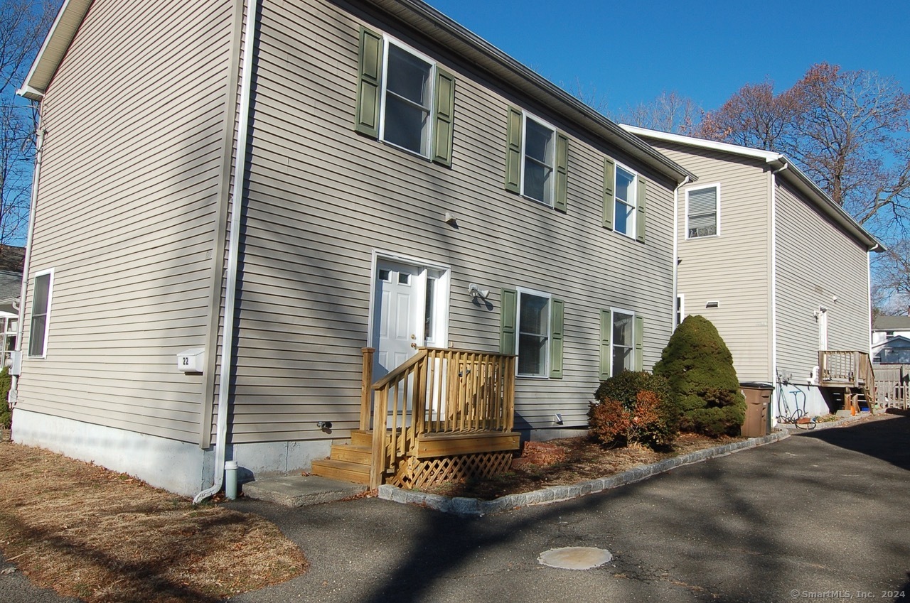 22 Mead Street Stamford CT 06907