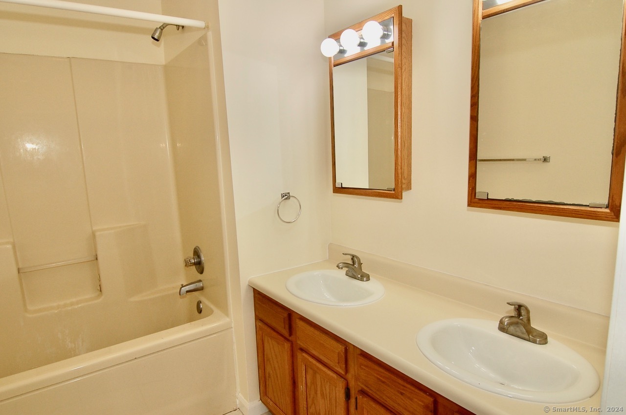 22 Mead Street Stamford CT 06907