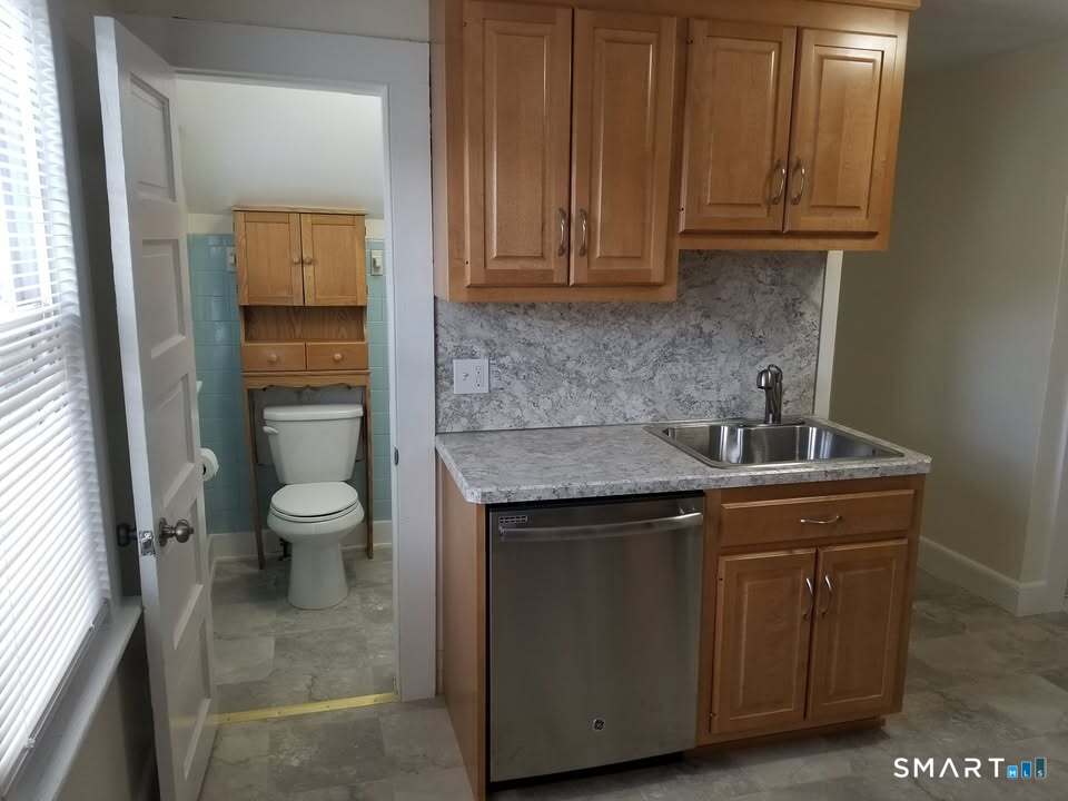 51 Wallace Row Wallingford CT 06492