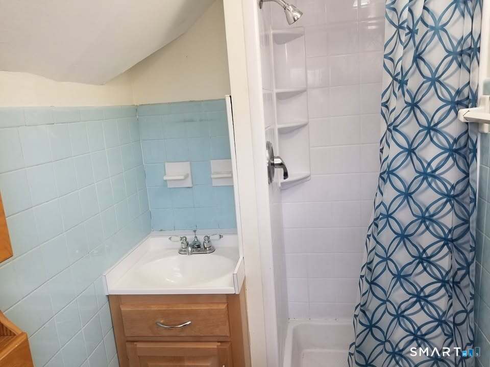 51 Wallace Row Wallingford CT 06492