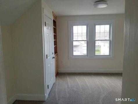 51 Wallace Row Wallingford CT 06492