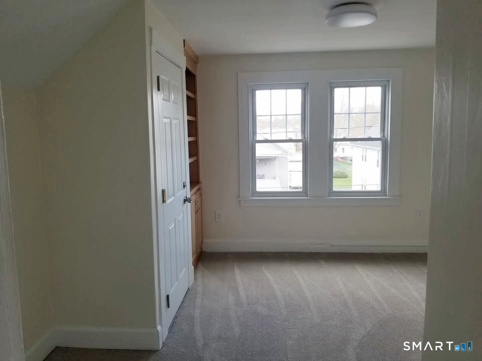 51 Wallace Row Wallingford CT 06492