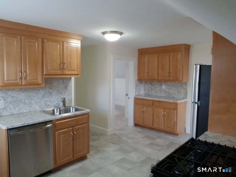 51 Wallace Row Wallingford CT 06492