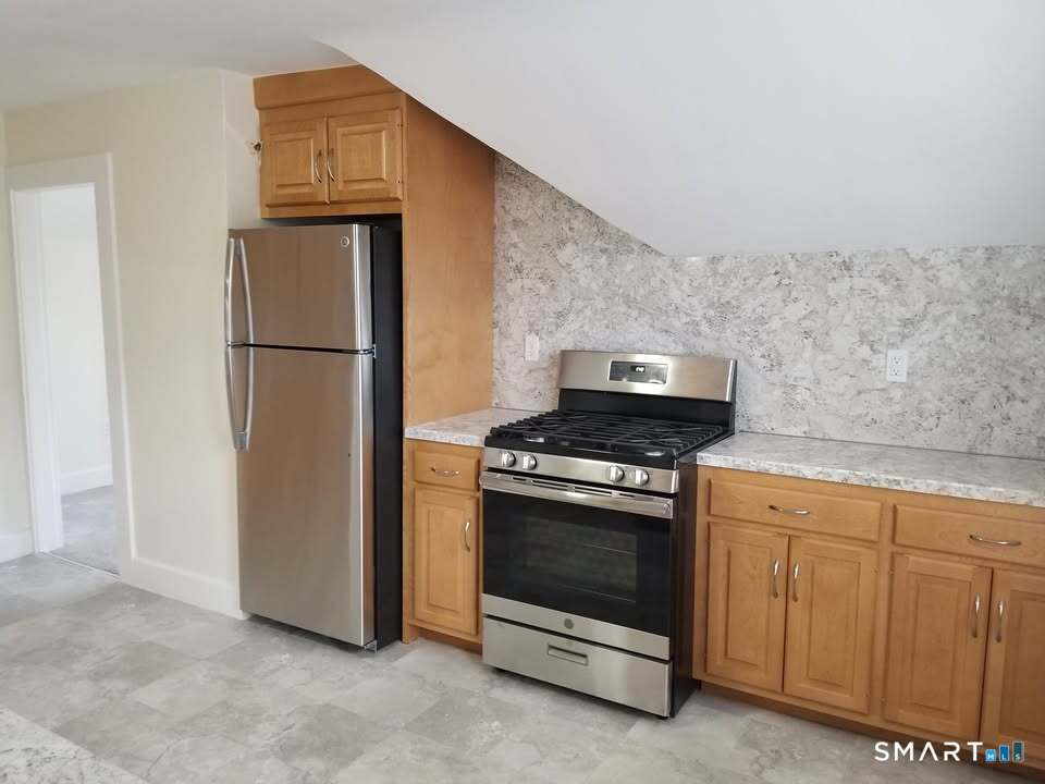 51 Wallace Row Wallingford CT 06492
