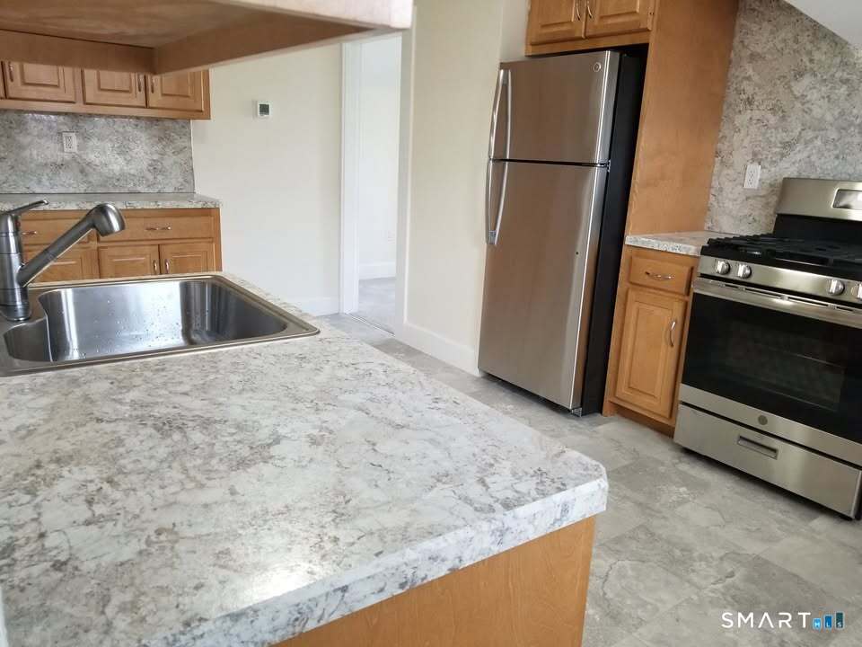 51 Wallace Row Wallingford CT 06492