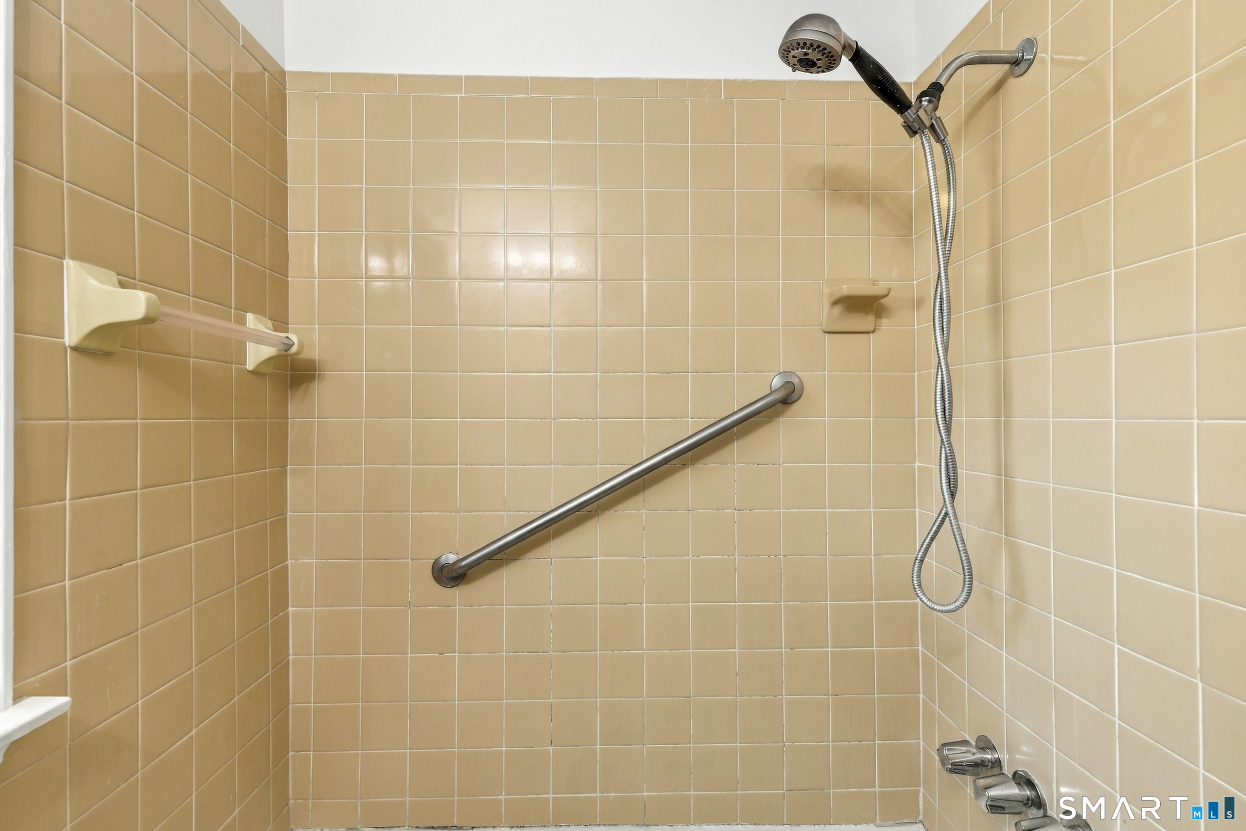 240 Kenwood Avenue Hamden CT 06518