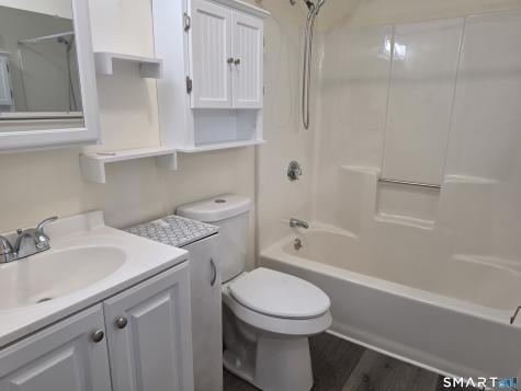 25 Lisa Court Waterbury CT 06704