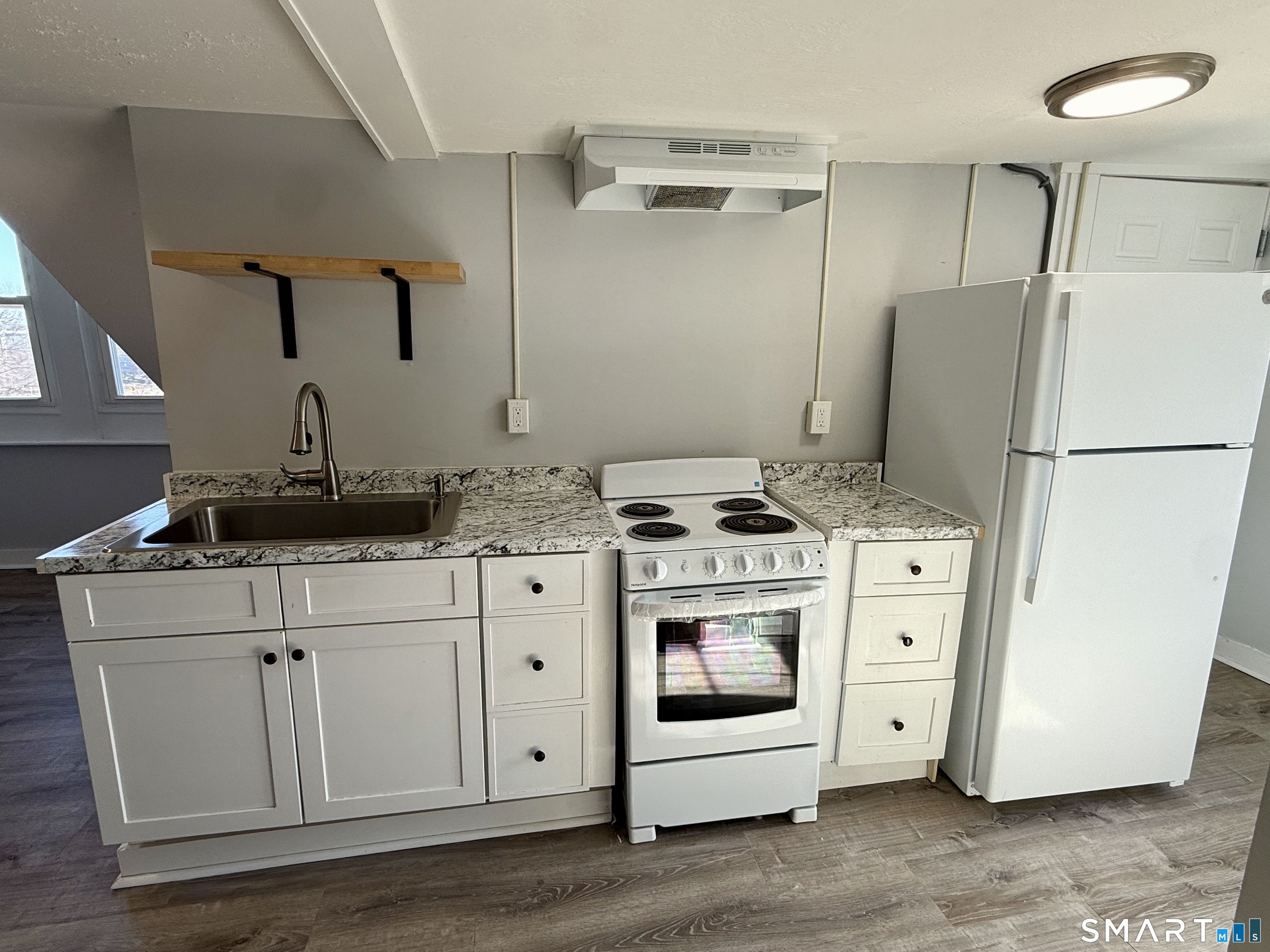 205 Shaw Street New London CT 06320