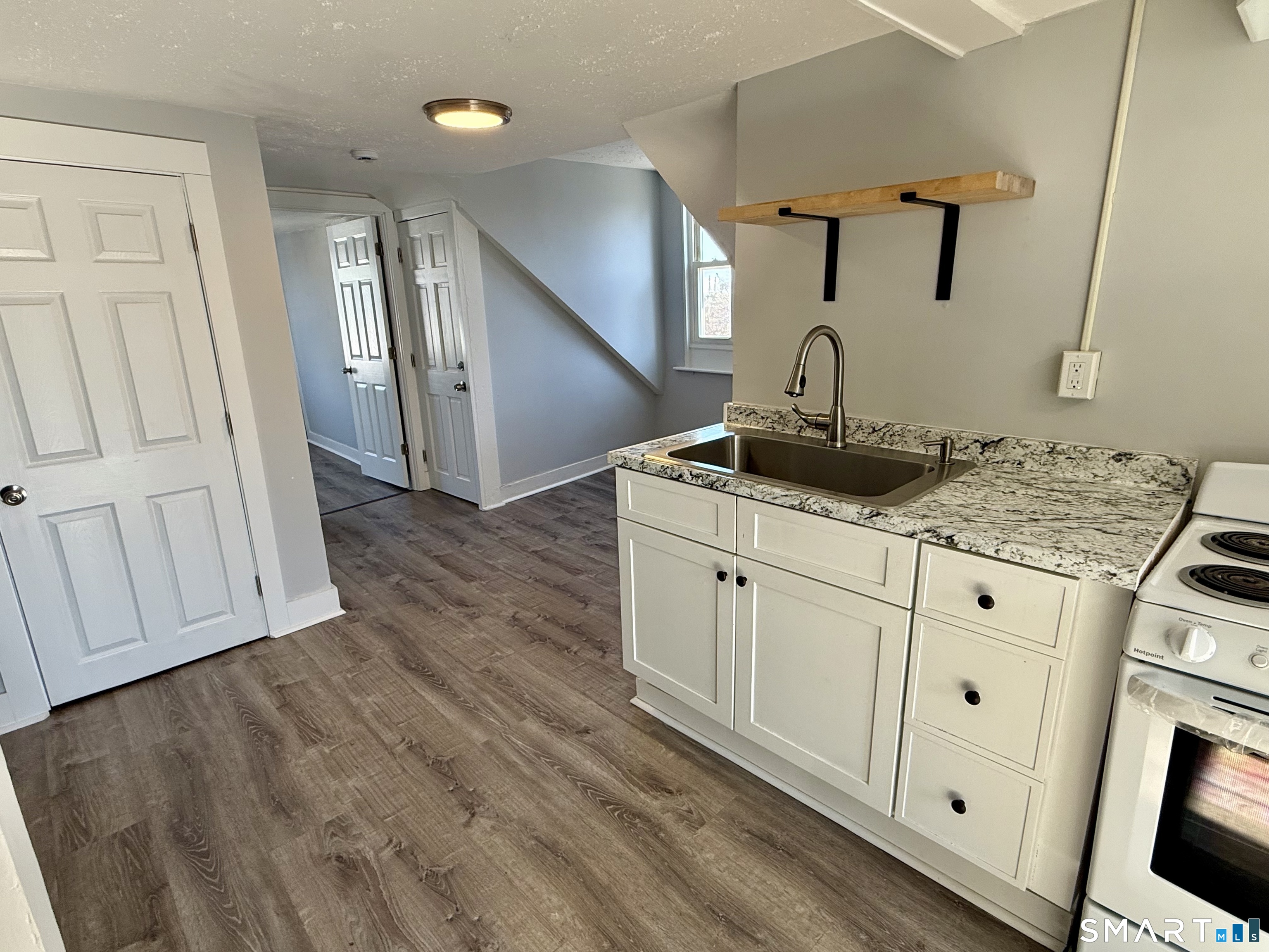 205 Shaw Street New London CT 06320