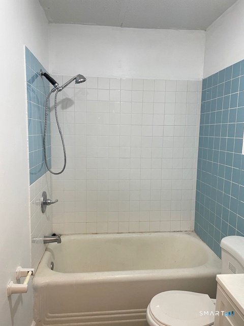 649 Bridgeoort Avenue Bridgeport CT 06607