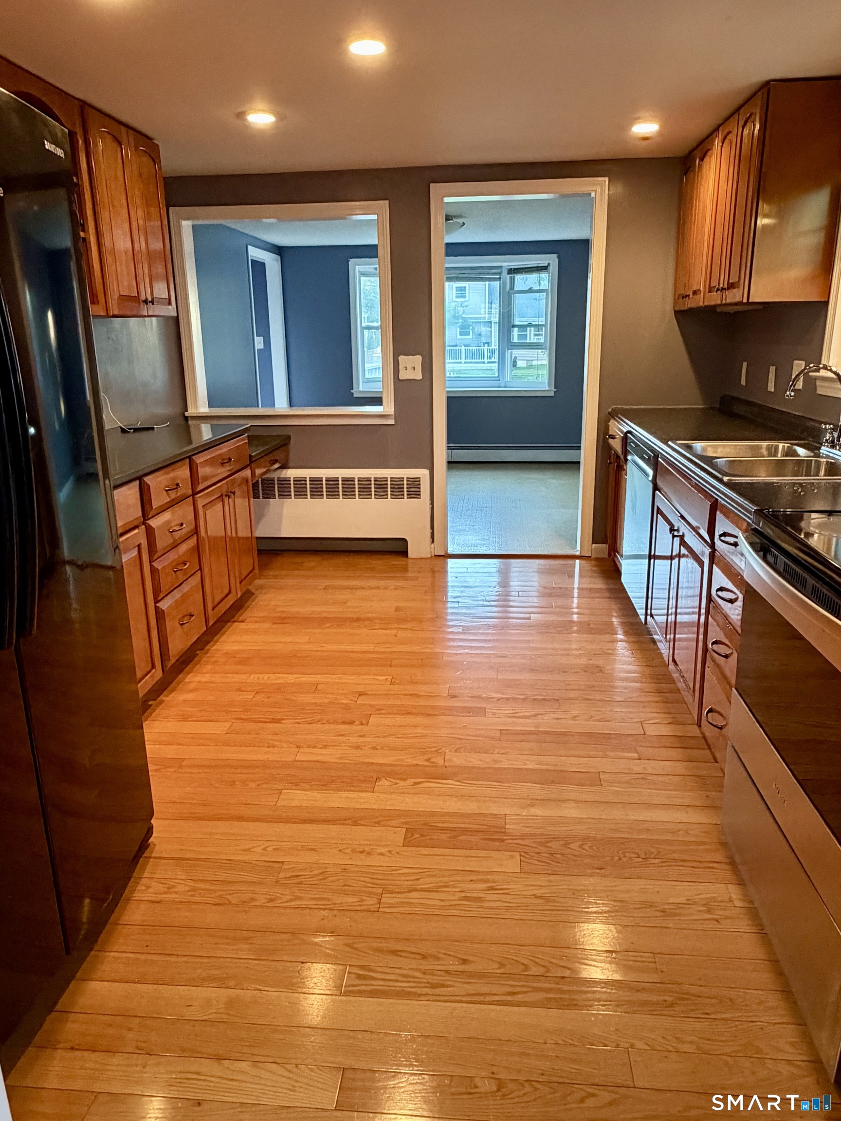 18 Whiteside Street Newington CT 06111
