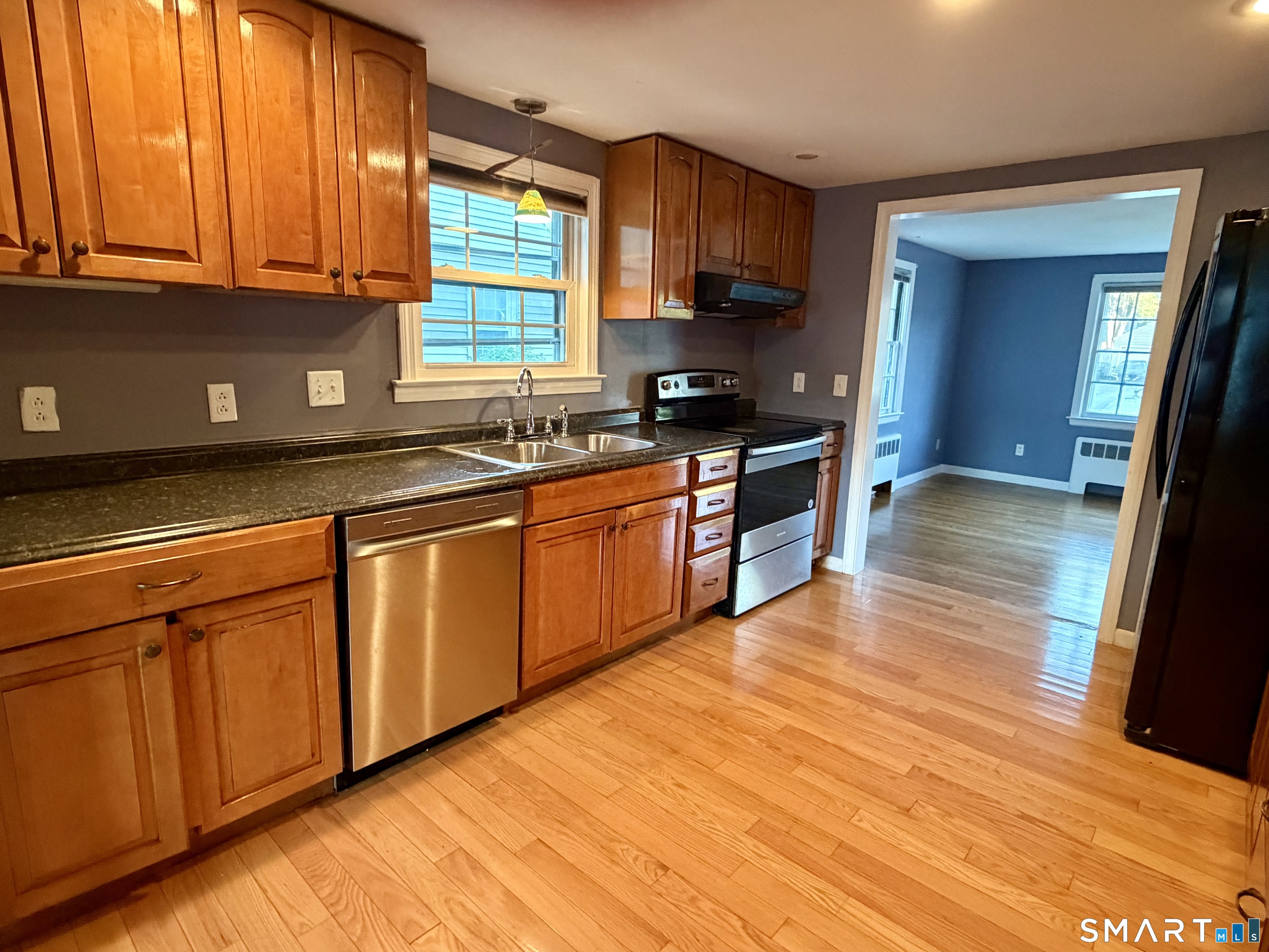 18 Whiteside Street Newington CT 06111