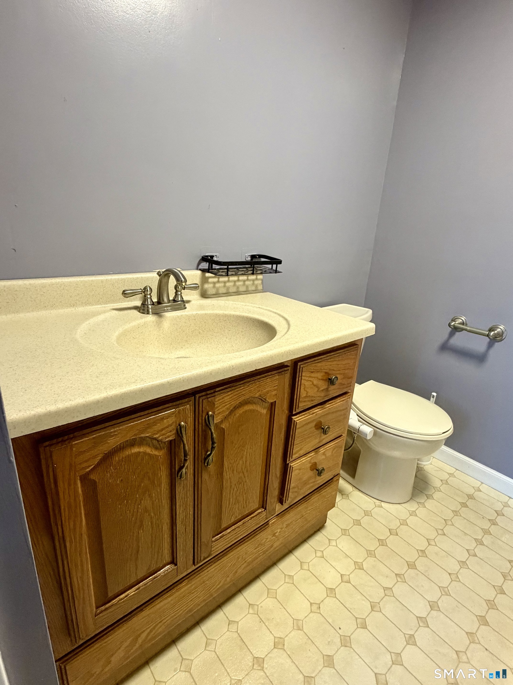 18 Whiteside Street Newington CT 06111