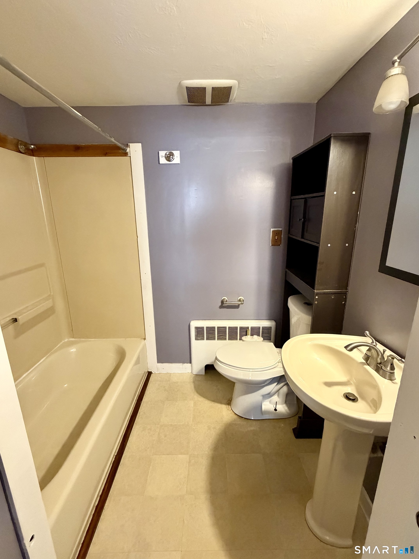 18 Whiteside Street Newington CT 06111