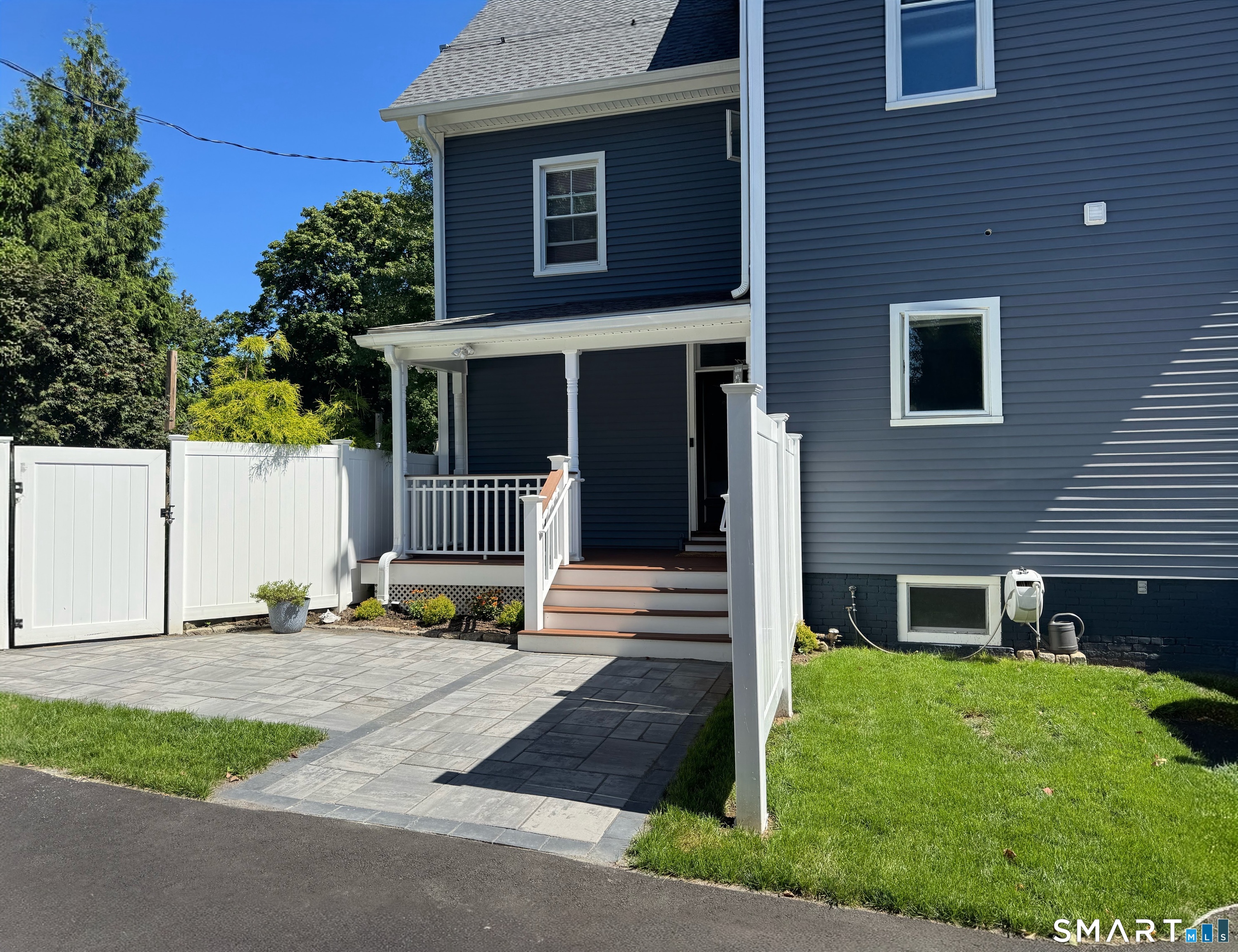 220 West Avenue Darien CT 06820