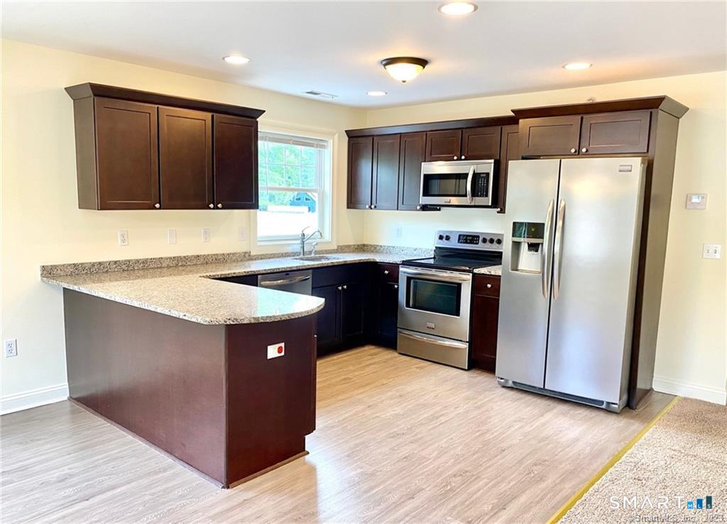 157 West Main Street East Lyme CT 06357