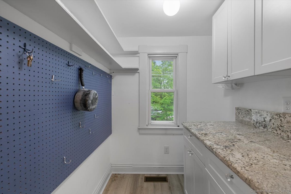 384 High Street Middletown CT 06457