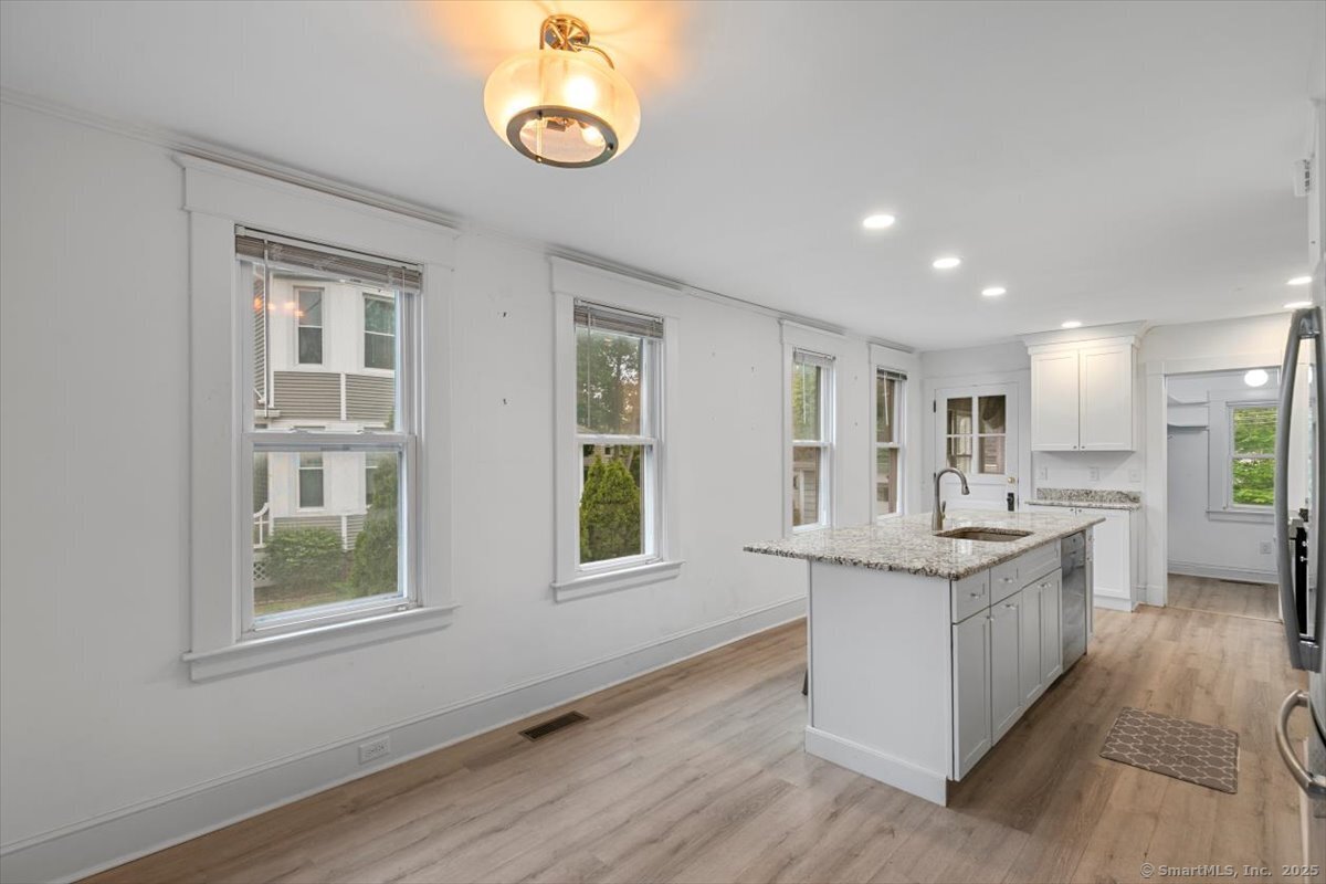 384 High Street Middletown CT 06457