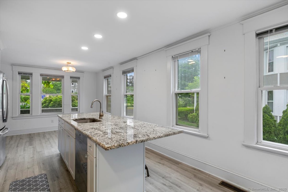 384 High Street Middletown CT 06457