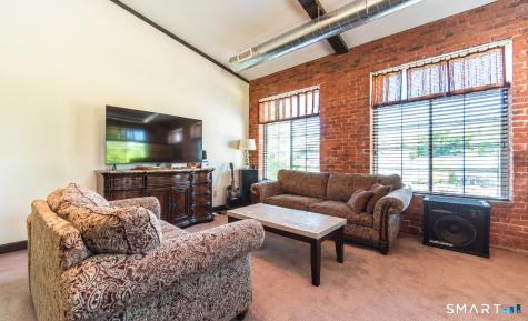10 Summit Street East Hampton CT 06424