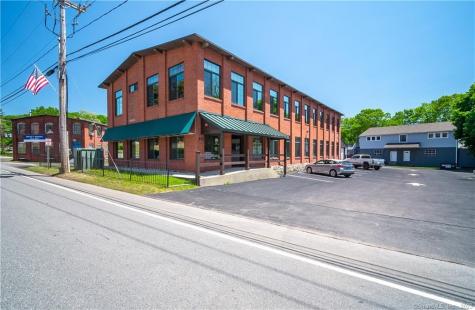 10 Summit Street East Hampton CT 06424