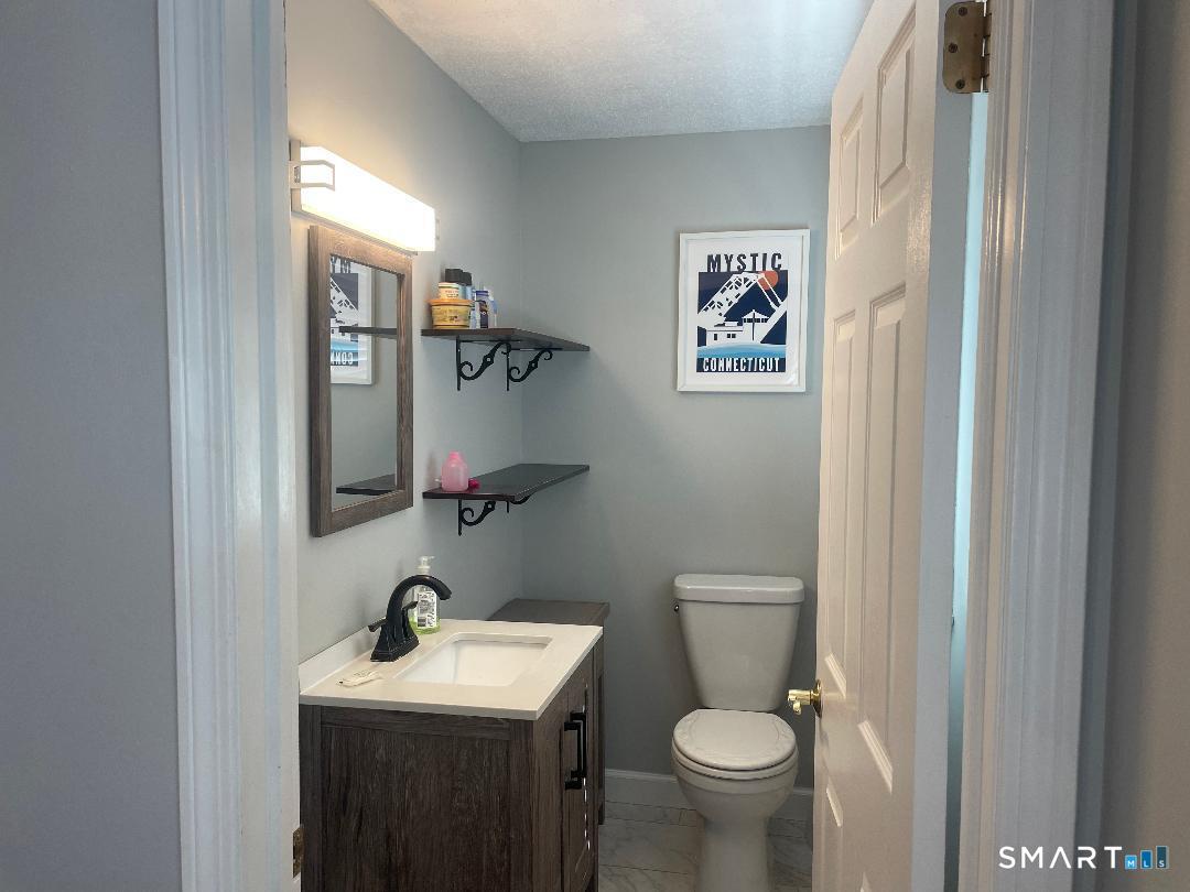 10 Pleasant Street Stonington CT 06355