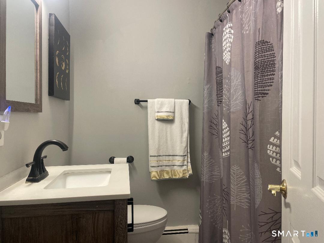 10 Pleasant Street Stonington CT 06355