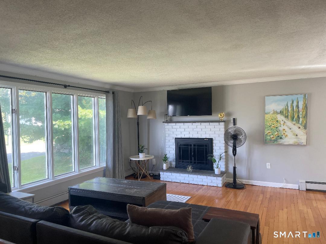 10 Pleasant Street Stonington CT 06355