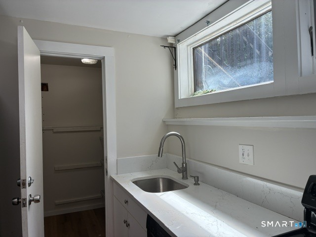 38-GrndFl Academy Street New Haven CT 06511