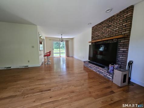 172 Country Hills Road Hamden CT 06514